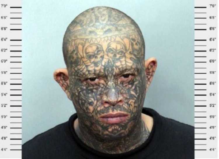 7 Il criminale dal viso tatuato 7 Il criminale dal viso tatuato